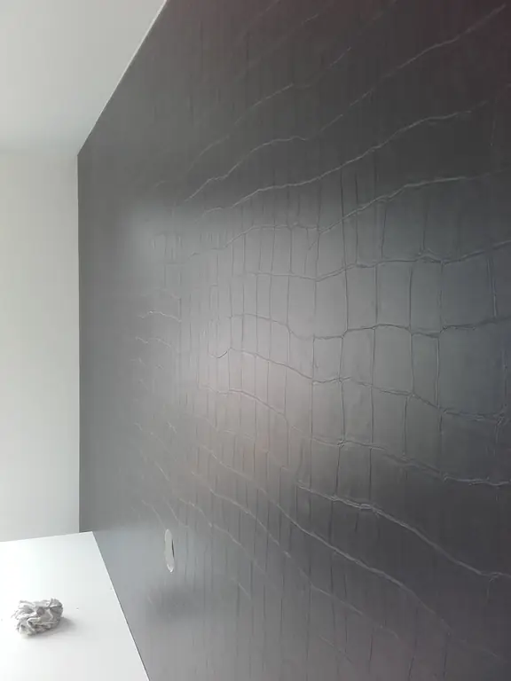 geschilderd plafond in een woonkamer